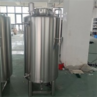 青島鴻謙不銹鋼儲酒罐大型立式儲酒罐