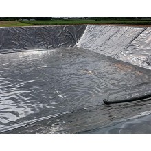 泥漿瀉湖防滲1.50mm厚高密度聚乙烯HDPE防滲土工膜黑色光面美標