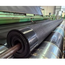 山東泰安土工材料廠商供應8米寬2.0mm厚單雙糙面HDPE土工膜