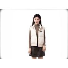溫碧霞代言IRENENA服裝品牌防風立領羽絨馬甲百搭短款外套