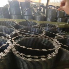 湖北現貨刀片刺繩廠家供應十堰機場防護網宜昌滾籠防盜隔離網