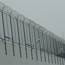 寧夏現貨不銹鋼刀片滾籠廠家供應中衛防護網吳忠滾籠鐵絲防爬網