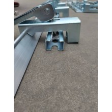 廠家防溢裙板夾持器    輸煤機夾持器